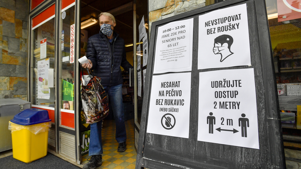 Obchod s potravinami v Lysé nad Labem na Nymbursku.