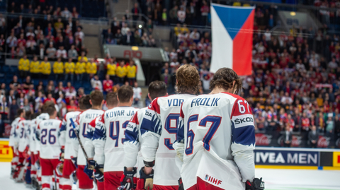 Čeští reprezentanti na loňském hokejovém MS na Slovensku. 