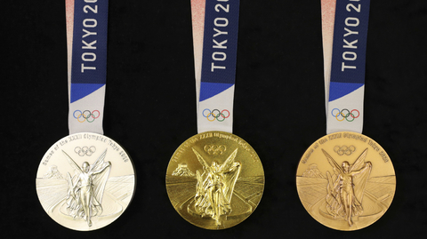 Olympijské medaile pro hry 2020 v Tokiu.
