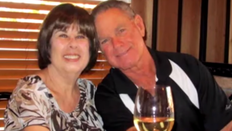 Stuart a Adrian Bakerovi.