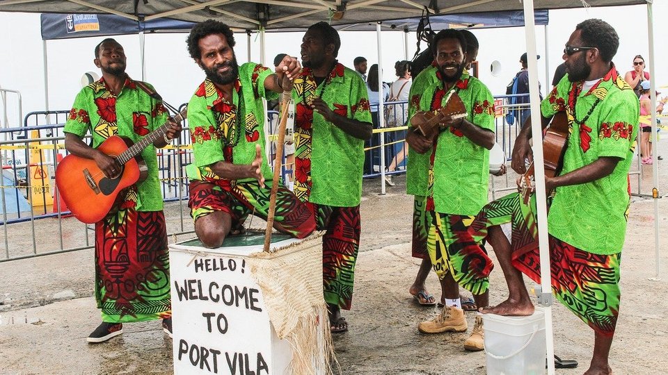 Obyvatelé Port Vila, hlavního města Vanuatu.