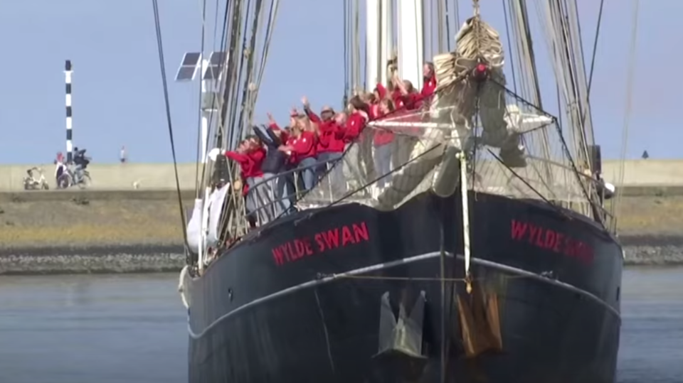 Pět týdnů ve stísněném prostoru na moři. Studenti se konečně vrátili domů