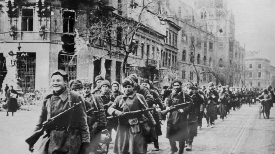 Sovětští vojáci v roce 1945.