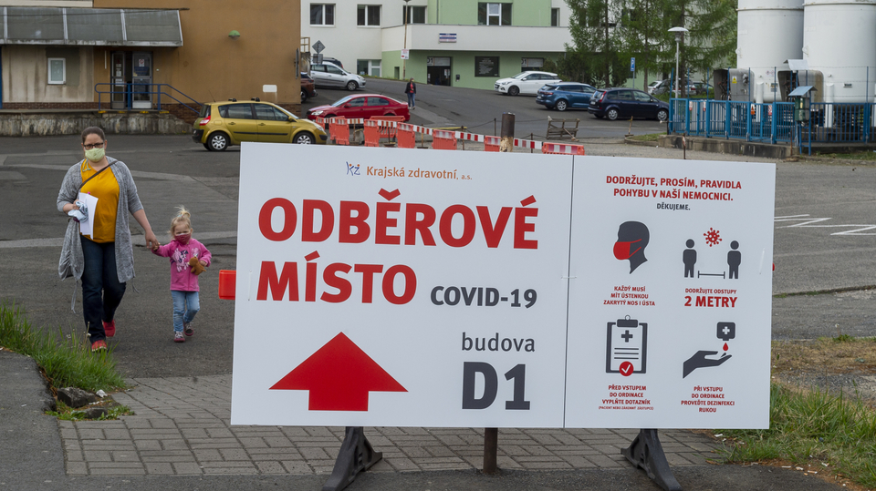 Odběrové místo k testování lidí v Masarykově nemocnici v Ústí nad Labem.