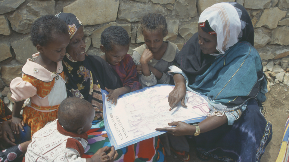 Africké ženy vysvětlují rizika obřízky.