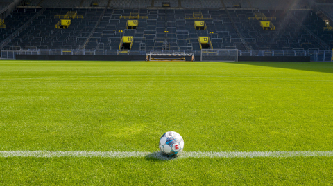 Stadiony jsou stále prázdné.