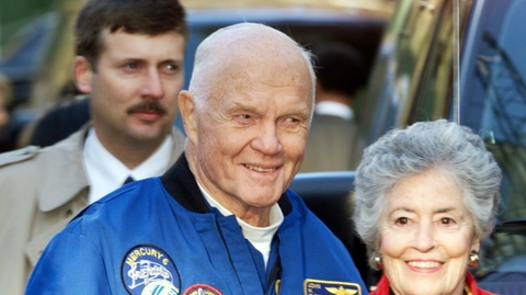 Annie Glennová s manželem.