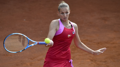 Karolína Plíšková v utkání proti Barboře Strýcové.