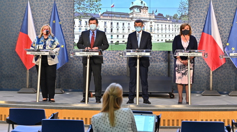 Zleva Klára Dostálová, Jan Hamáček, Andrej Babiš a Alena Schillerová.