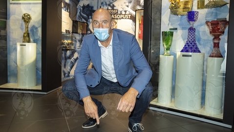 Člen Síně slávy českého fotbalu Jan Koller. 