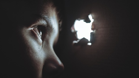 V ČR údajně chybí péče o dětské oběti domácího násilí.