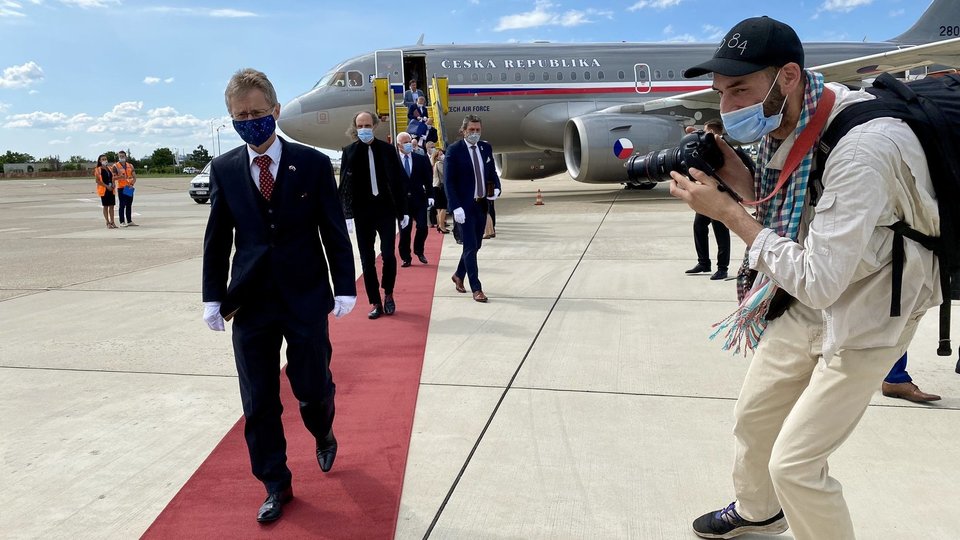 Předseda Senátu Vystrčil je na své první zahraniční návštěvě na Slovensku.