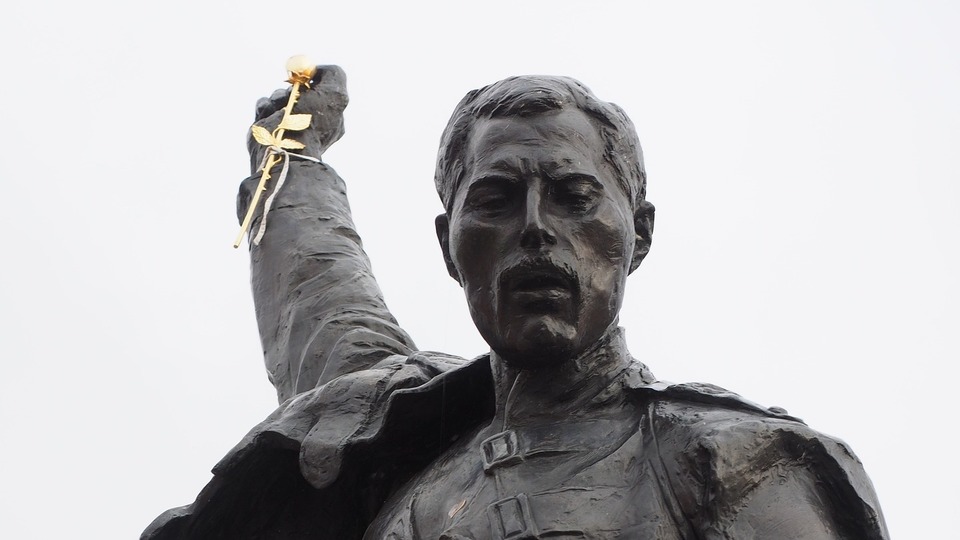 Socha frontmana skupiny Queen Freddieho Mercuryho.