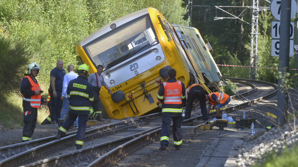 V Lázních Kynžvart 22. července 2020 odpoledne vykolejil vlak RegioNova. Vlak projel návěstidlo a oba vozy se dostaly mimo koleje.