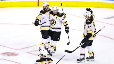 Útočník David Pastrňák.