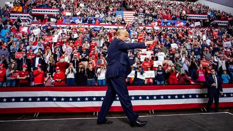 Twitter zakročil proti upraveným videím od spojenců Trumpa.