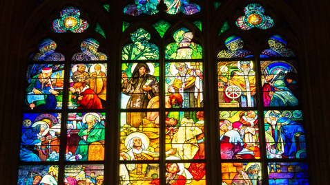 Skleněná okna navržená Alfonsem Muchou, Praha.