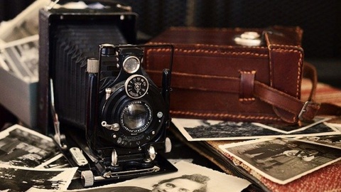 Koronavirus otřásl finančním trhem, lidé investují do cenných předmětů.