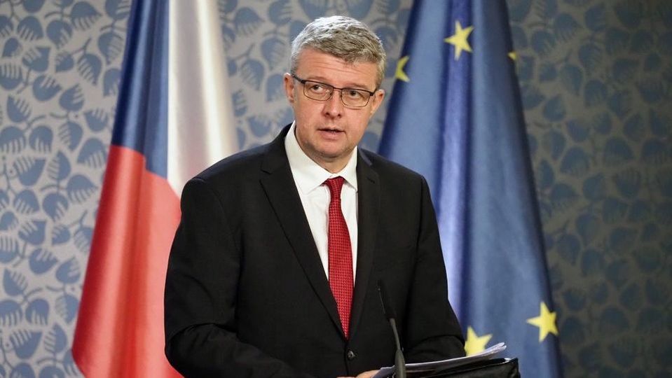 Ministr dopravy Karel Havlíček (za ANO).