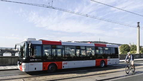 V Praze vyjede ve čtvrtek první autobus v novém kabátě.