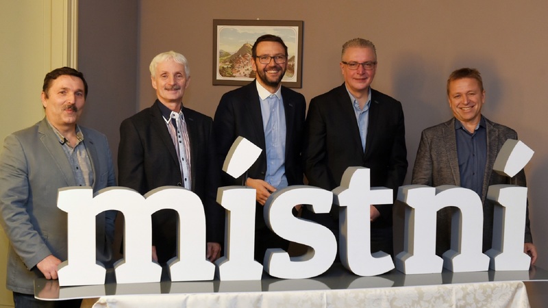 Jednání v Karlovarském kraji uvízla, Místní míří do opozice.