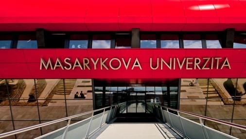 Stavba centra SIMU trvala dva roky a včetně veškerého vybavení stála téměř miliardu korun.