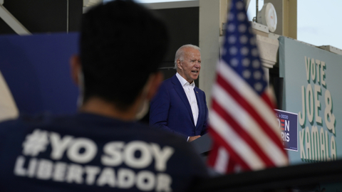 Kandidát Demokratické strany Joe Biden.