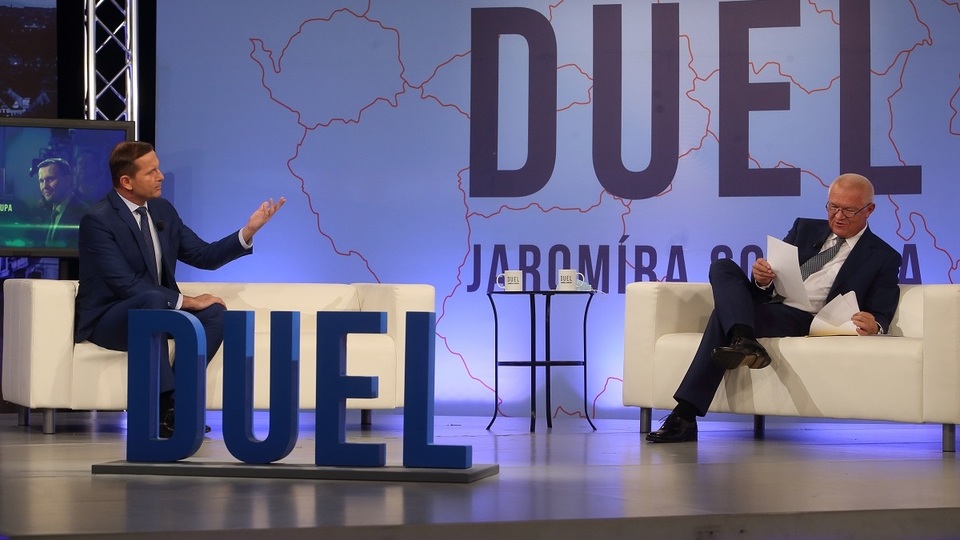 Moderátor pořadu Jaromír Soukup a místopředseda hnutí ANO Jaroslav Faltýnek.