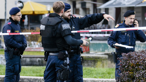 Vídeňská policie na místě neštěstí.