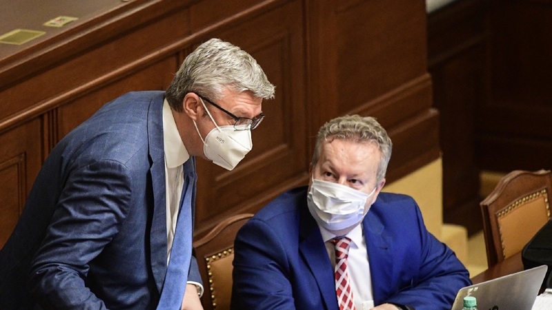 Richard Brabec v debatě s ministrem Karlem Havlíčkem.