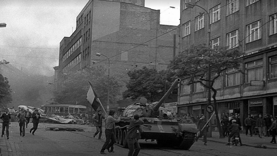 Ukázka z výstavy: Invaze Sovětských tanků v roce 1968.