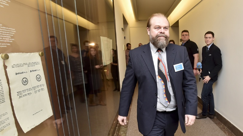 Za průtahy v kauze Čapí hnízdo hrozí žalobci Šarochovi snížení platu.