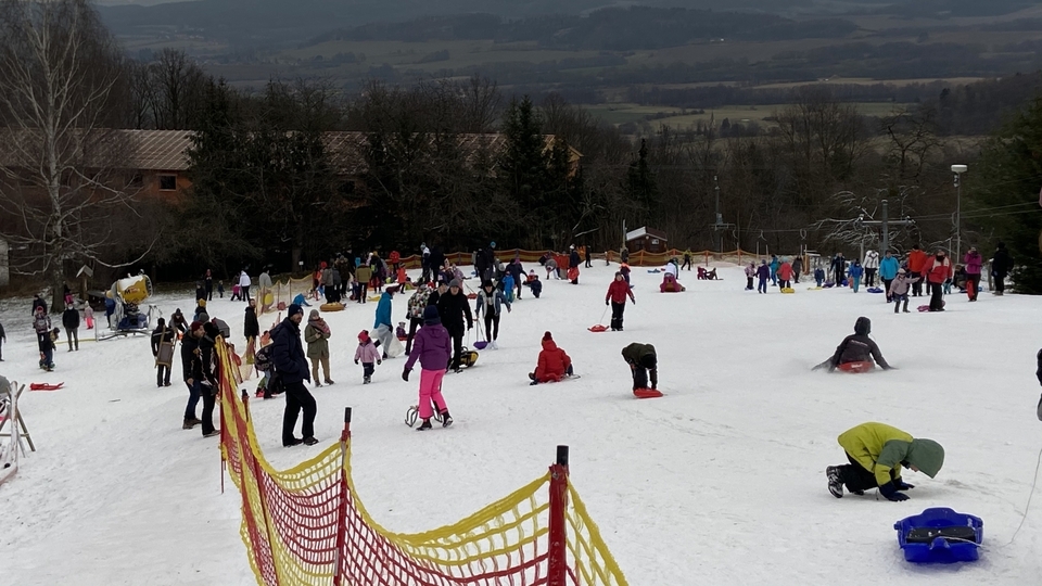 Skiareál Monínec na Příbramsku.