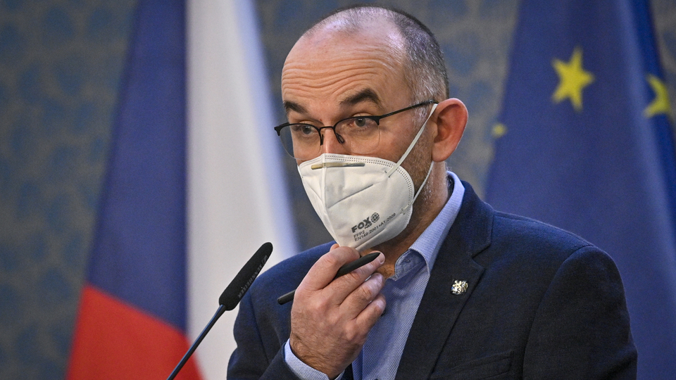 Ministr zdravotnictví Jan Blatný (za ANO).