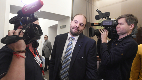 Poslanec Lukáš Bartoň (Piráti).