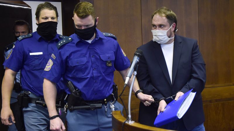 Obžalovaný Martin Vosyka u soudu.