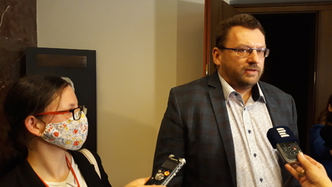 Poslanec Lubomír Volný (nezařazený).