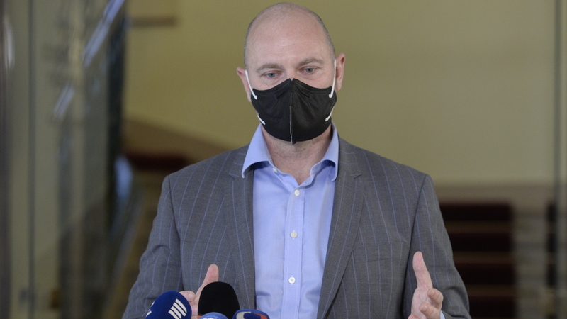 Ministr školství Robert Plaga ( za ANO).