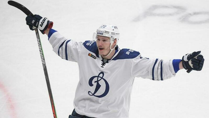 Český útočník Dmitrij Jaškin.