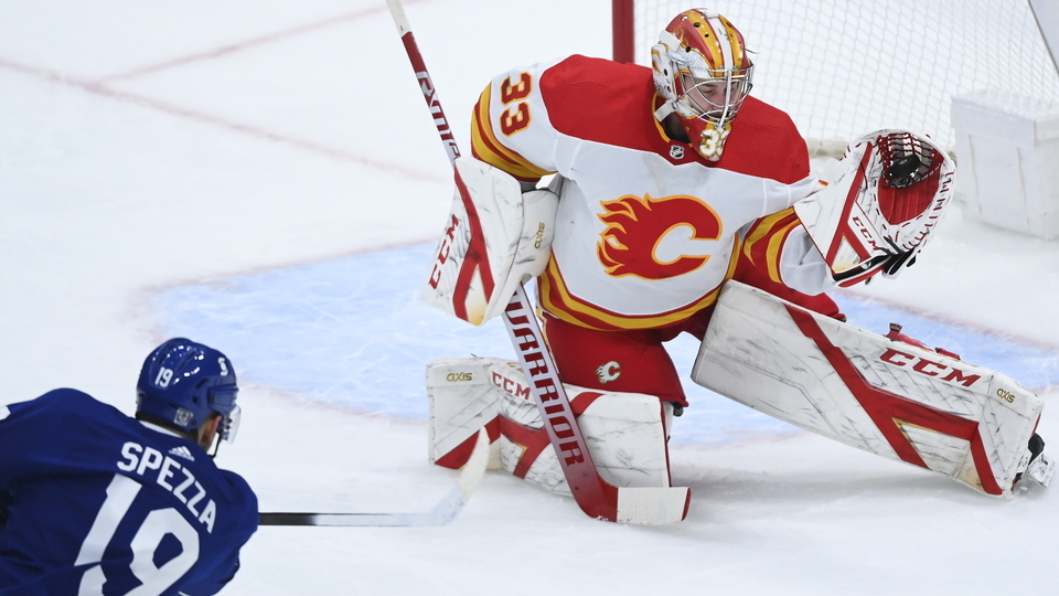Gólman David Rittich mění poprvé v NHL dres. 