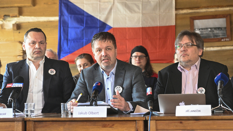 Představitelé politického hnutí Chcípl PES.