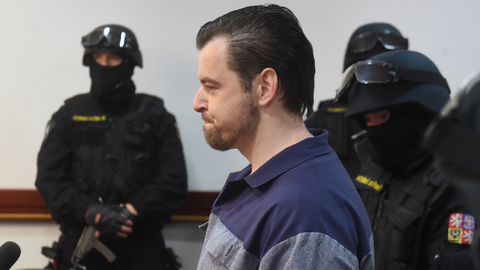 Obžalovaný Petr Kramný u soudu.