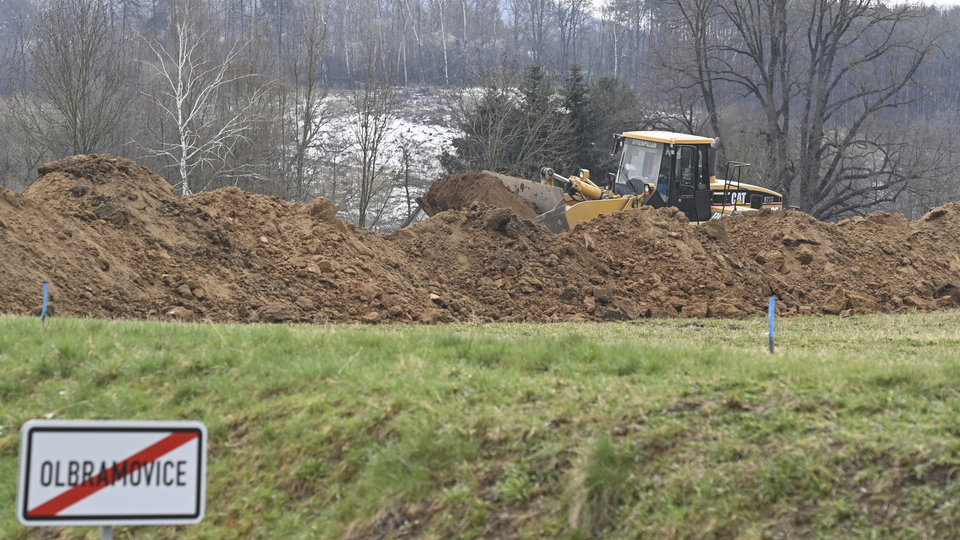V Olbramovicích na Benešovsku 13. dubna 2021 začala stavba obchvatu.