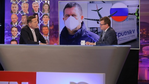 Moderátor pořadu Jaromír Soukup a ekonom a poslanec Vojtěch Munzar (ODS).