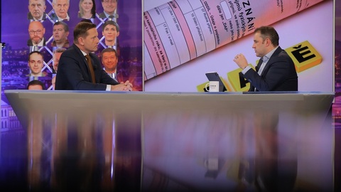 Moderátor pořadu Jaromír Soukup a ekonom Mojmír Hampl.