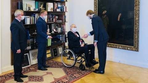 Prezident Miloš Zeman jmenuje nového ministra zdravotnictví Adama Vojtěcha (ANO).