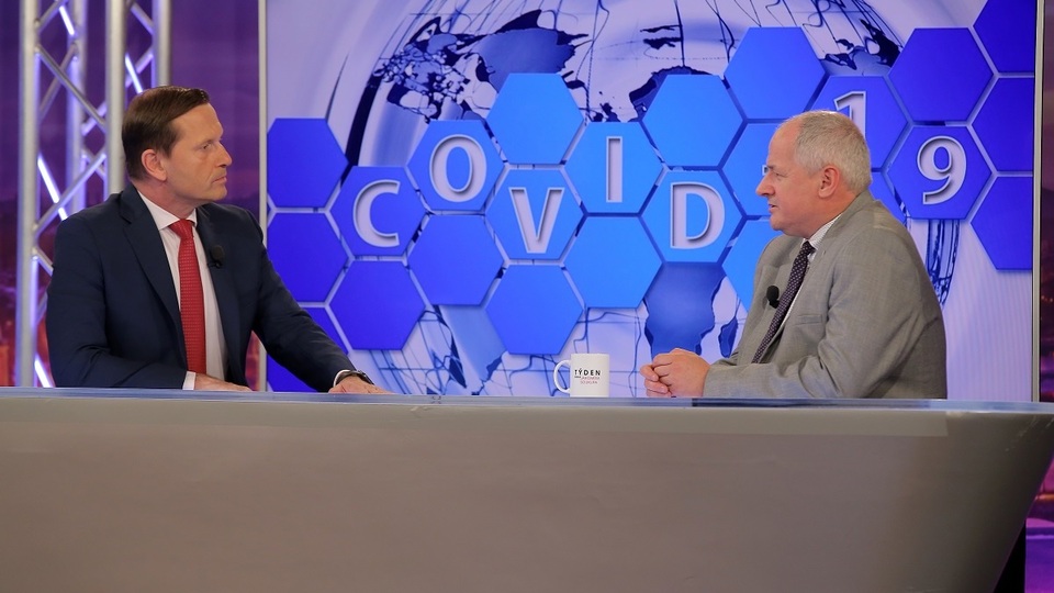 Moderátor pořadu Jaromír Soukup a poradce prezidenta České republiky Roman Prymula.