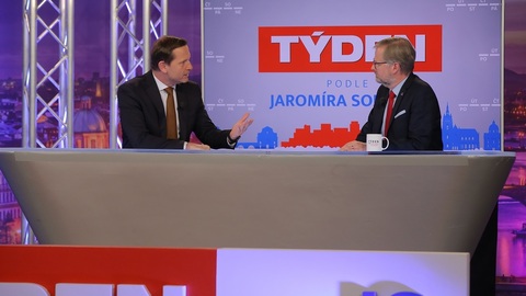 Moderátor pořadu Jaromír Soukup a předseda ODS Petr Fiala.