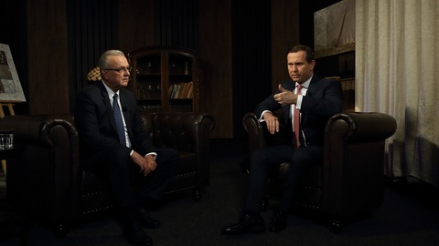 Moderátor pořadu Jaromír Soukup a bývalý poslanec Miroslav Kalousek (TOP 09).