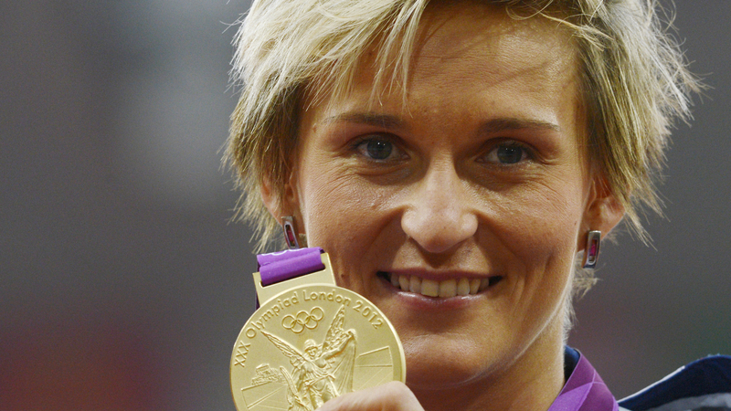 Letní olympijské hry Londýn 2012, LOH, 10. srpna, oštěp, ženy, medailový ceremoniál. Česká reprezentantka Barbora Špotáková se zlatou medailí.